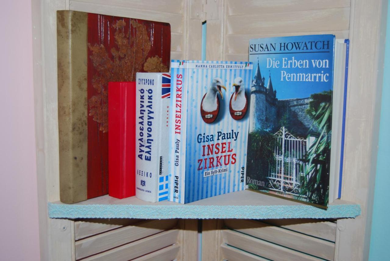Luxury Traditional Room The Small Bookstore Kastro-Kyllini Exterior photo